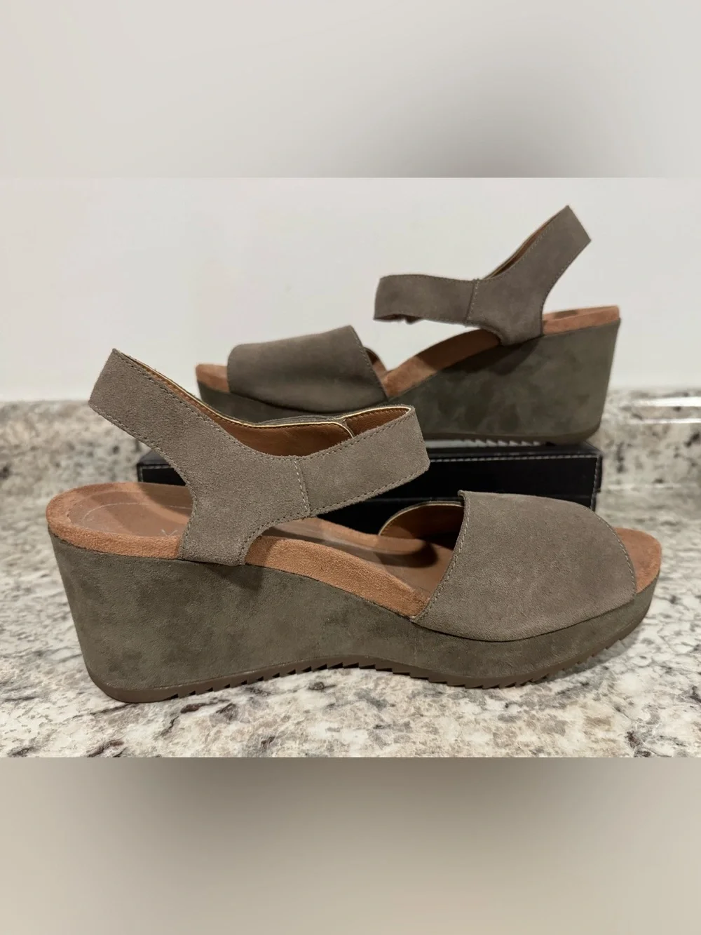 Vionic Womens Astrid II Sandal Size 10 Taupe Suede Ankle Strap Wedge Platforms